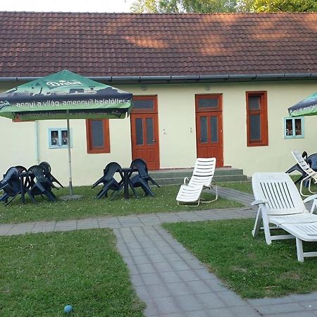 Aqua Hostel Siófok Eksteriør bilde