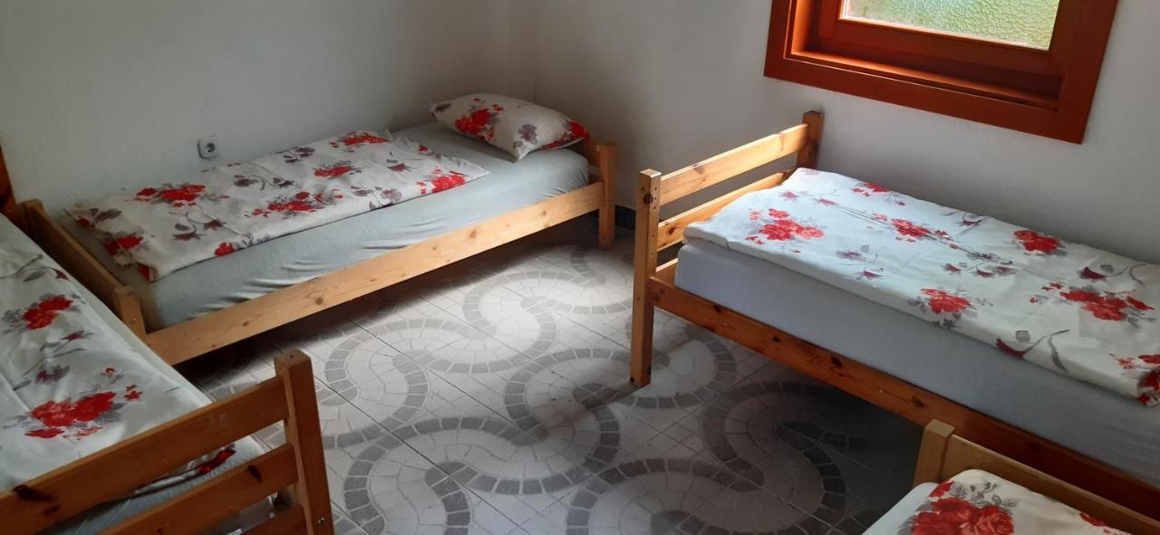 Aqua Hostel Siófok Eksteriør bilde