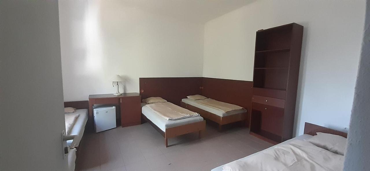 Aqua Hostel Siófok Eksteriør bilde