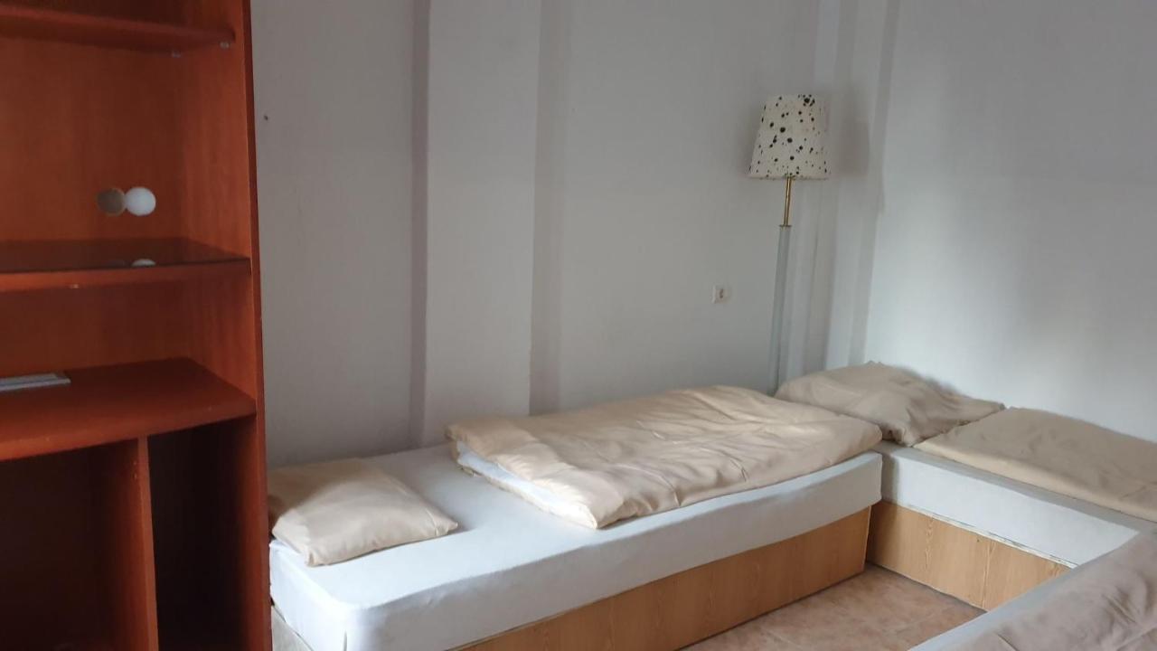 Aqua Hostel Siófok Eksteriør bilde