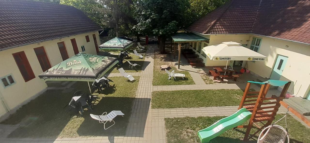 Aqua Hostel Siófok Eksteriør bilde