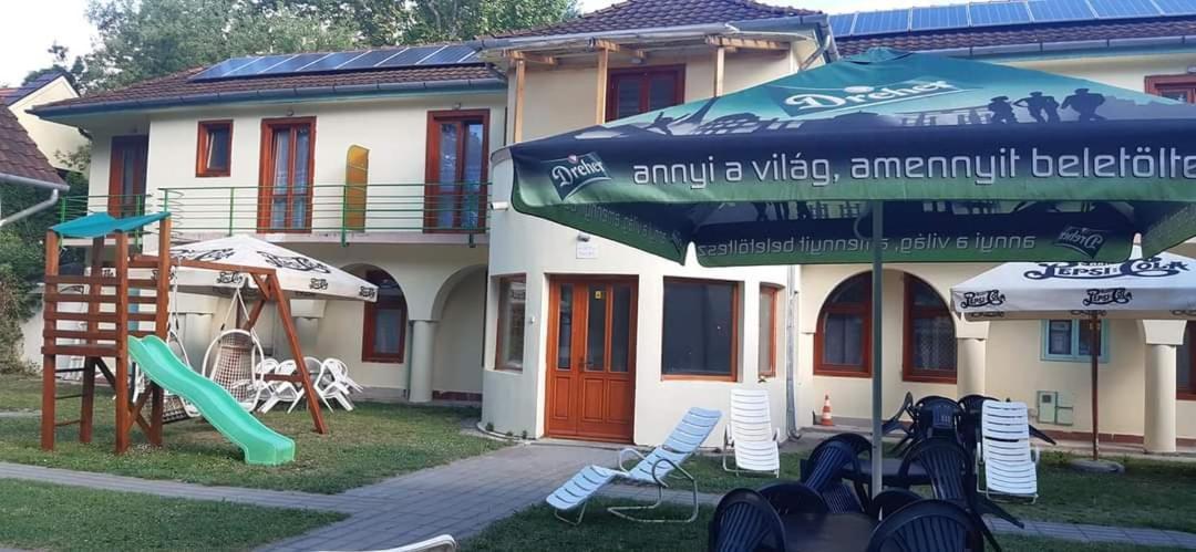 Aqua Hostel Siófok Eksteriør bilde